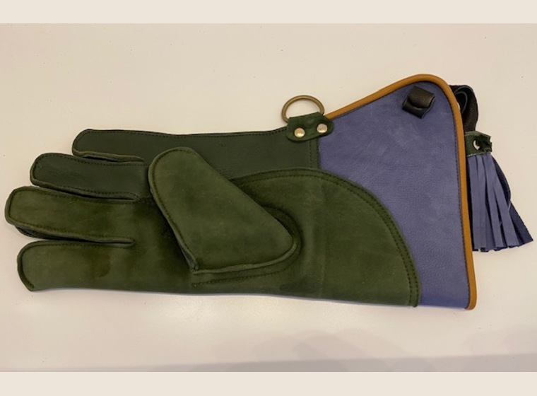 ファルコングローブ　ミドル丈　フリーサイズ　在庫1個