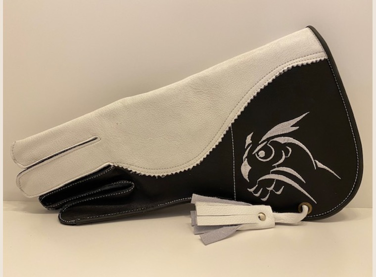 ファルコングローブ(白×黒)　ミドル丈　M・Lサイズ　各在庫1個